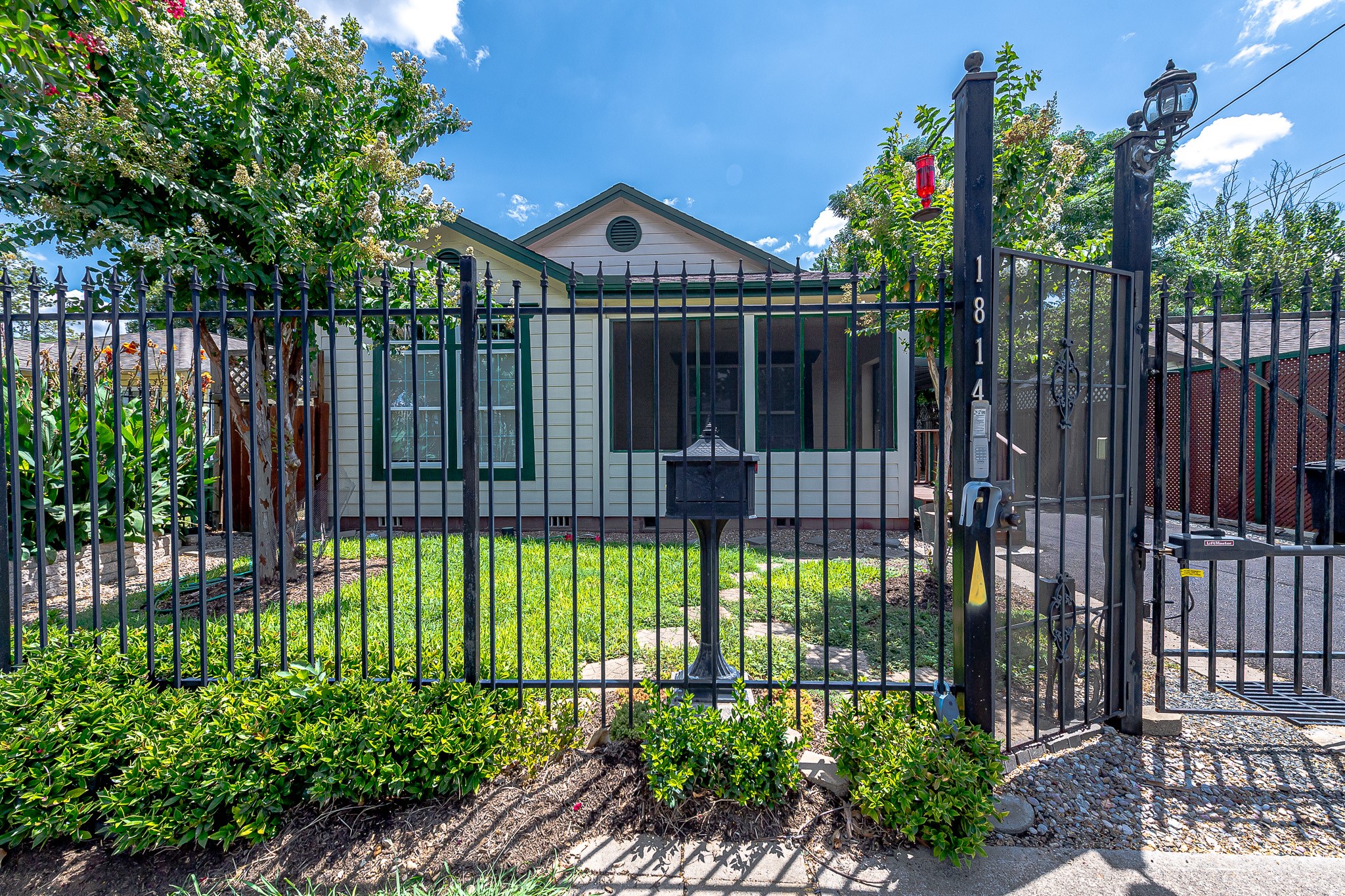1814 Angeline Street Houston TX 77009