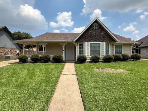 302 Yorkshire Court Deer Park TX 77536