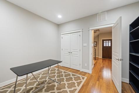 5735 Petty Street Houston TX 77007