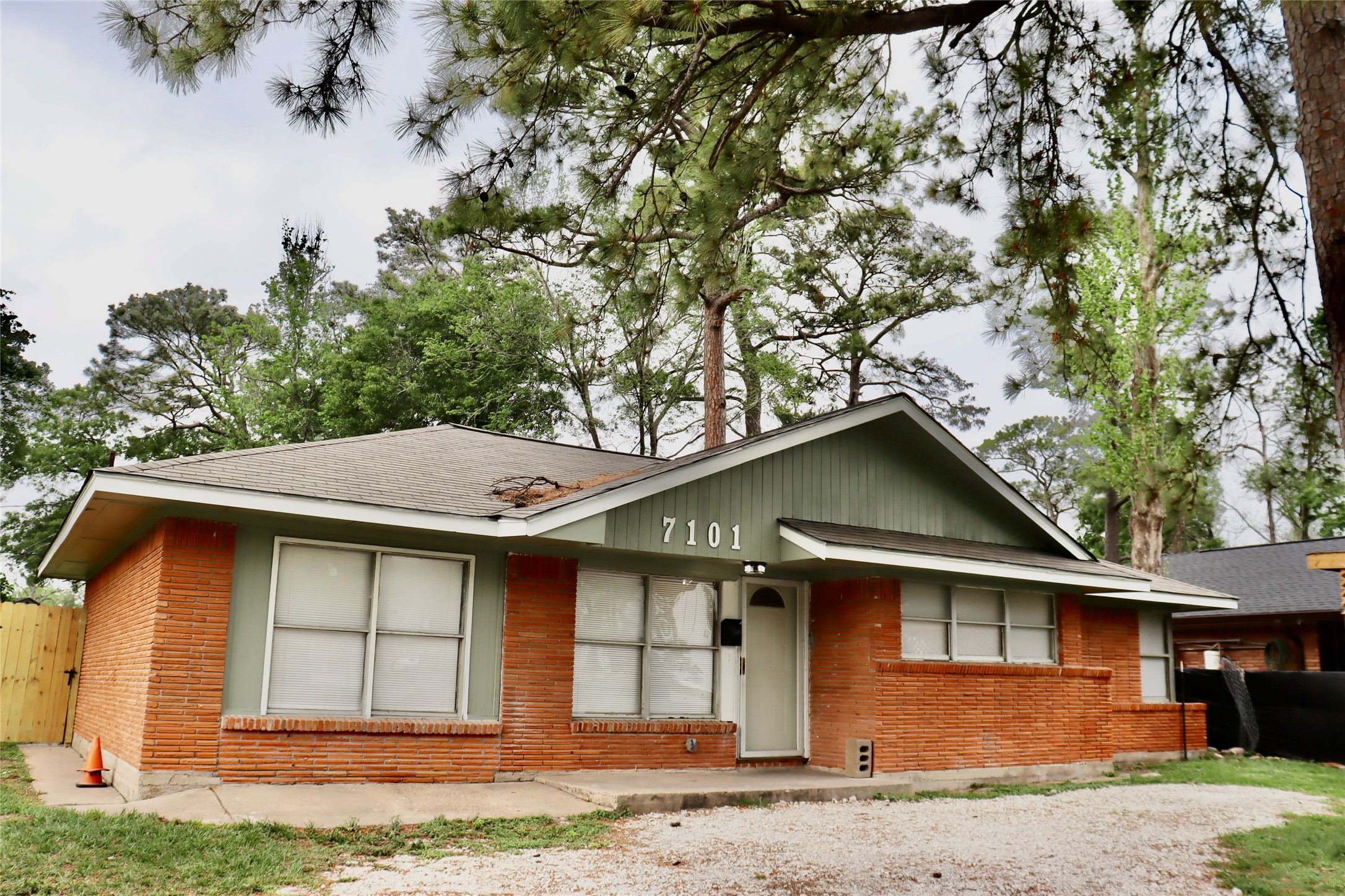 7101 Parker Road Houston TX 77016