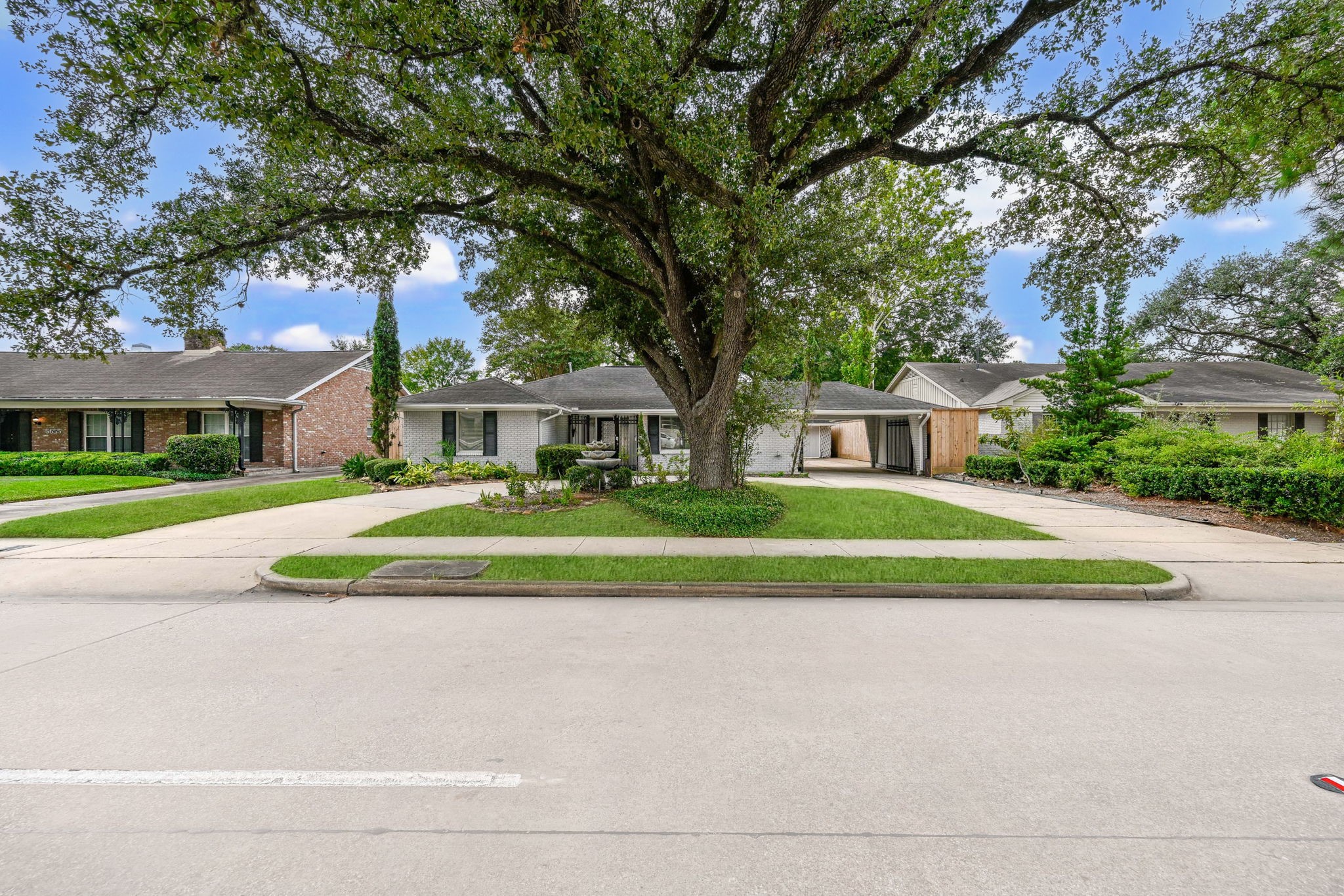 5663 San Felipe Street Houston TX 77056