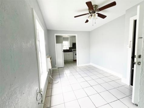 103 Cosmos Street 4 Houston TX 77009