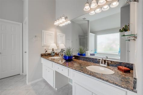 12414 N Shadow Cove Drive Lane Houston TX 77082