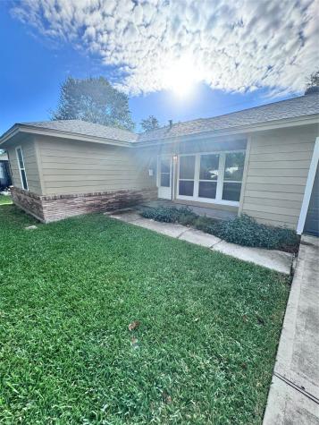 915 Largo Street Baytown TX 77520