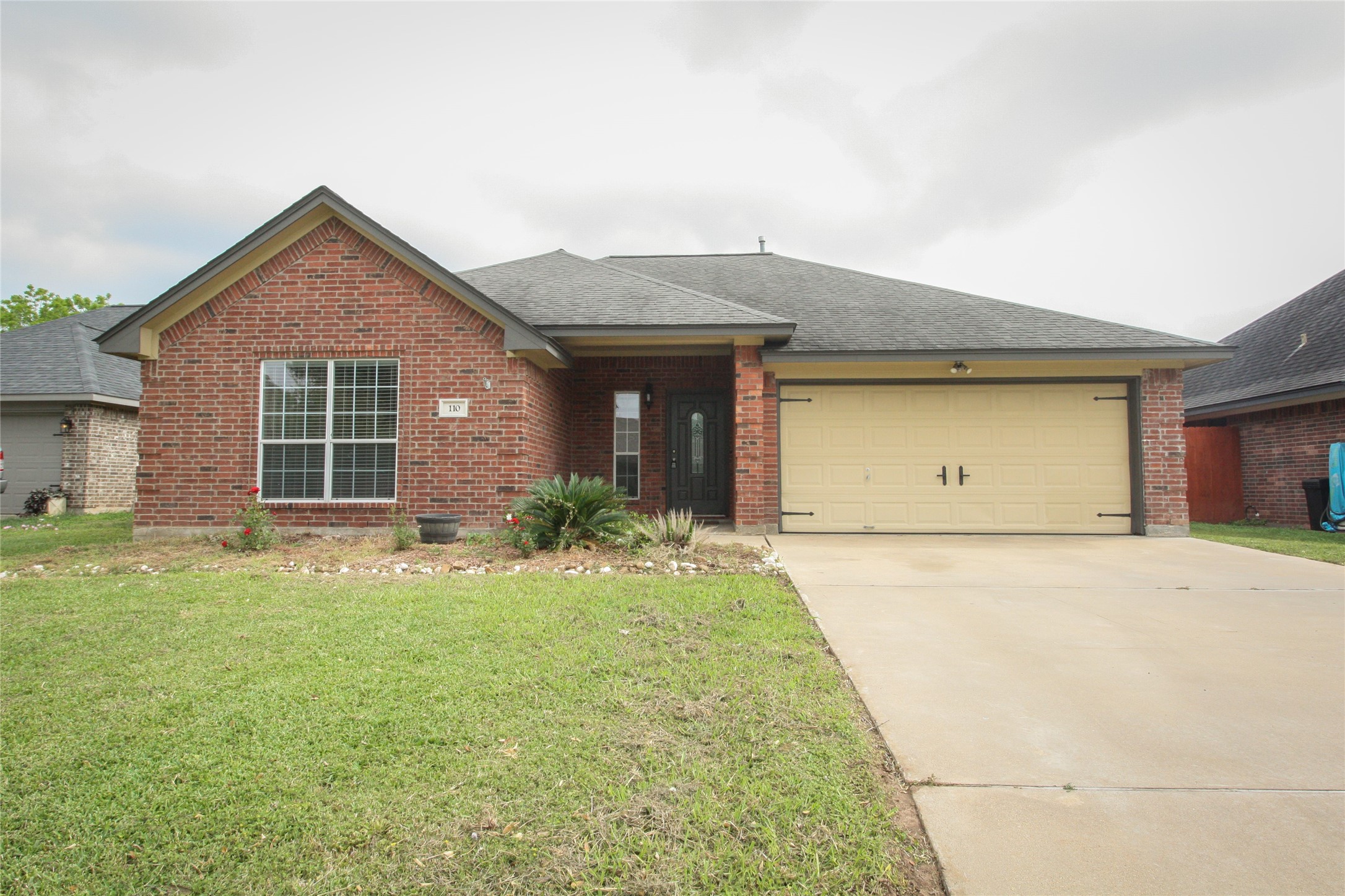 110 Silver Bay Lane Lake Jackson TX 77566