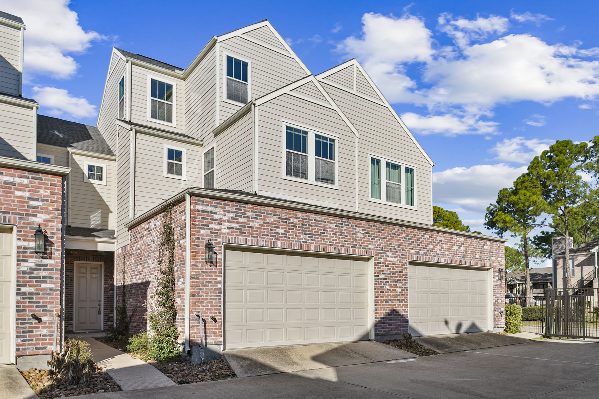 12585 Piping Rock Drive Houston TX 77077