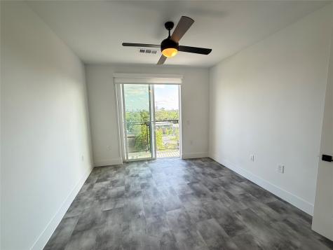 2520 Washington Avenue A4-518 Houston TX 77007