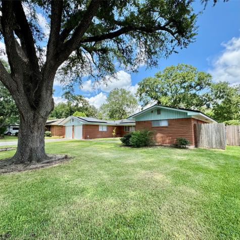 1701 Gillette Street Baytown TX 77520