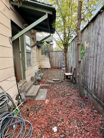1526 Yale Street 2 Houston TX 77008