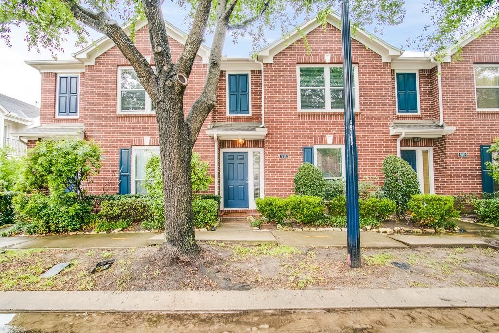 914 W Heights Hollow Lane Houston TX 77007