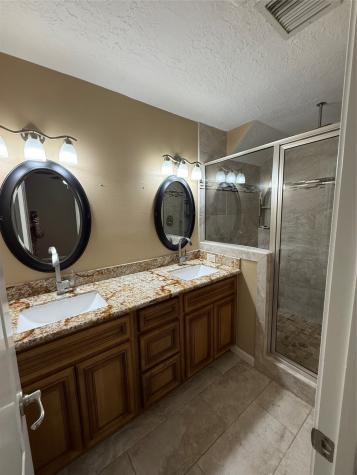 5103 Encino Court Friendswood TX 77546