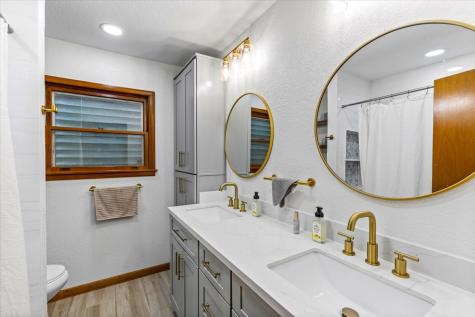4827 Avenue Q 1/2 Galveston TX 77551