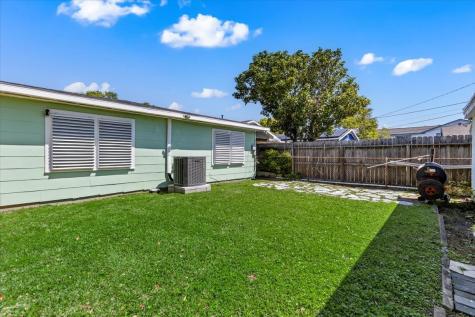 4827 Avenue Q 1/2 Galveston TX 77551