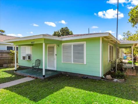 4827 Avenue Q 1/2 Galveston TX 77551