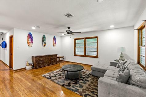 4827 Avenue Q 1/2 Galveston TX 77551