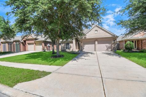 2009 Shore Breeze Drive Pearland TX 77584