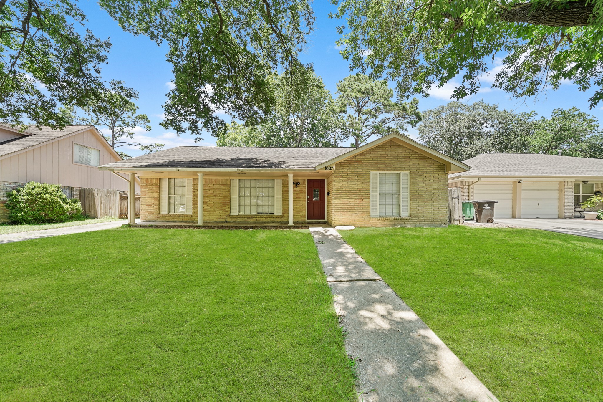 1607 Wavecrest Lane Houston TX 77062