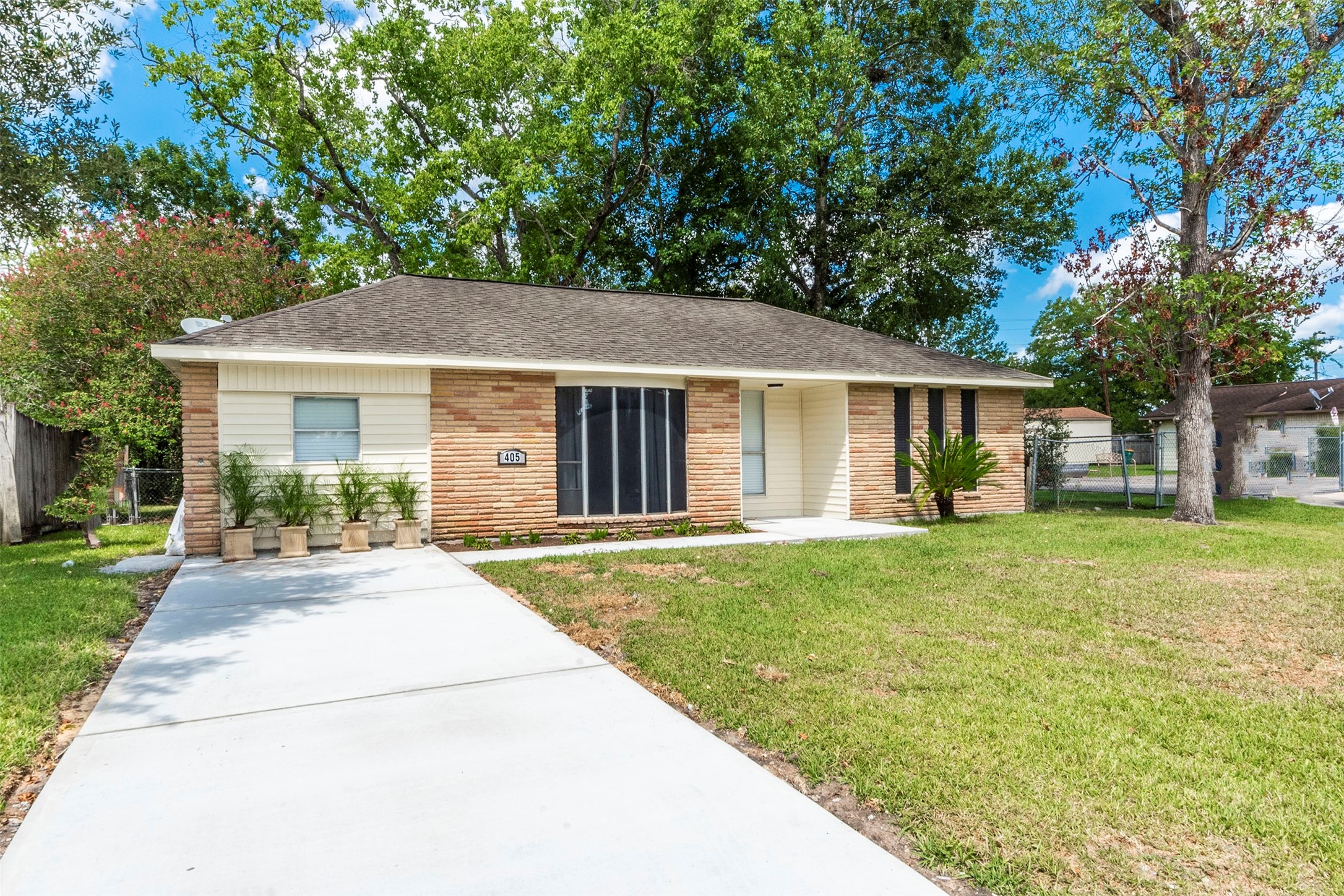 405 Bellmar Lane Friendswood TX 77546