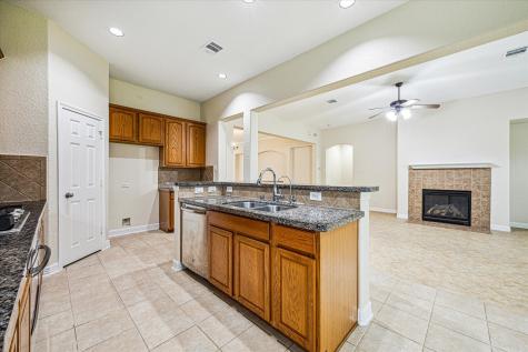 12104 Dawn Mist Court Pearland TX 77584