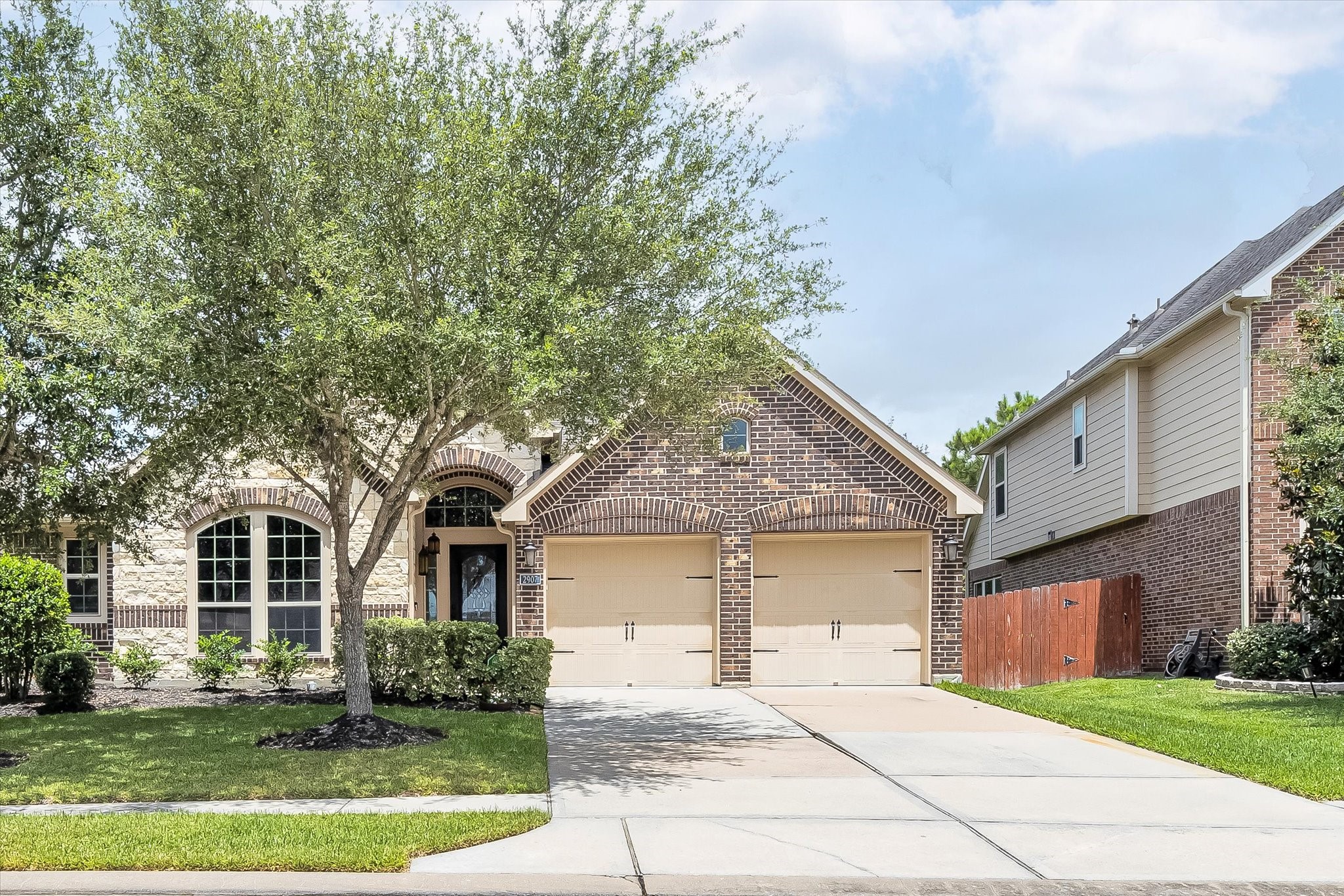 2907 Meadows Pond Lane Pearland TX 77584