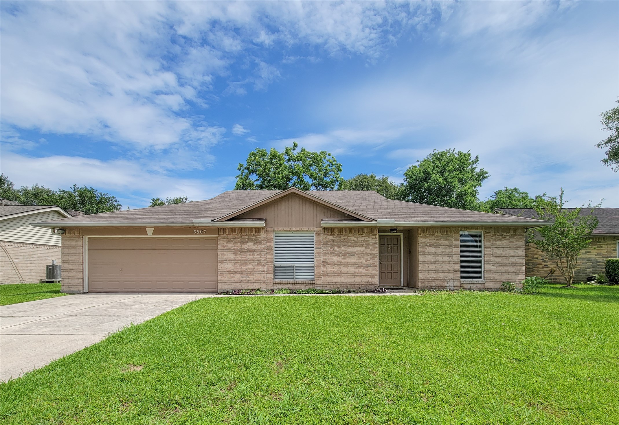 5607 Country Green Street League City TX 77573