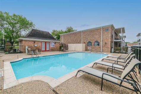 5900 N Braeswood Boulevard 228 Houston TX 77074