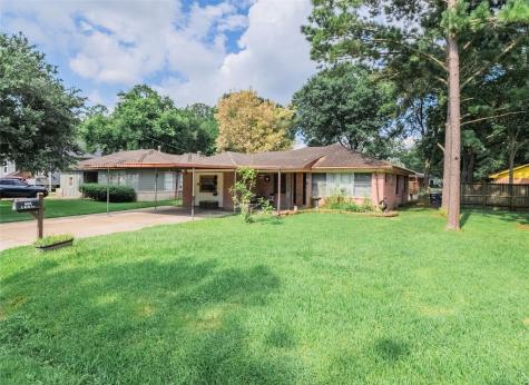 1033 S Booth Lane Alvin TX 77511