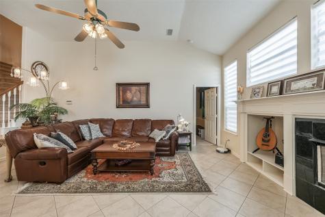 13719 Country Green Court Houston TX 77059
