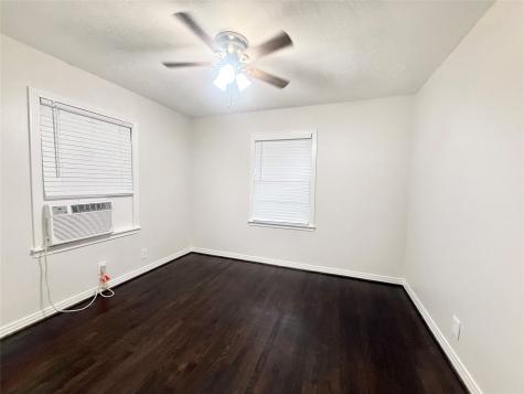 832 S Anderson Street Angleton TX 77515