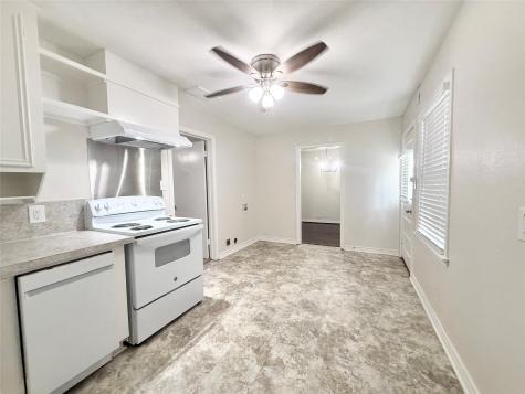 832 S Anderson Street Angleton TX 77515