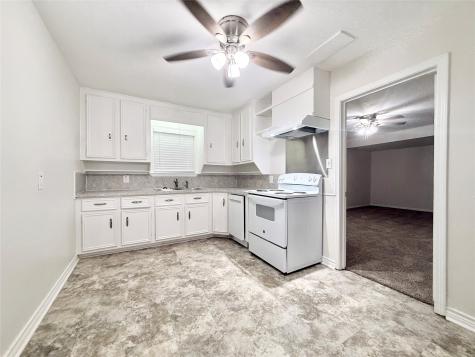 832 S Anderson Street Angleton TX 77515