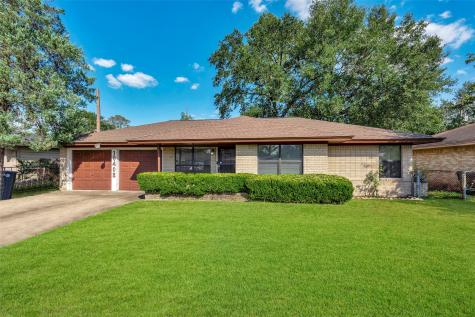 10402 Hollyglen Drive Houston TX 77016