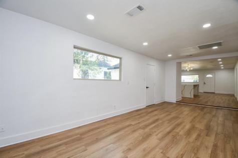 6834 Saint Augustine Street Houston TX 77021