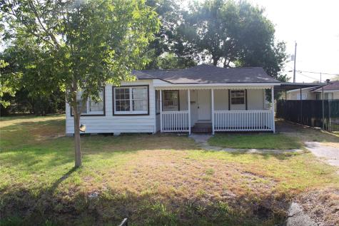 221 S 8th Street La Porte TX 77571