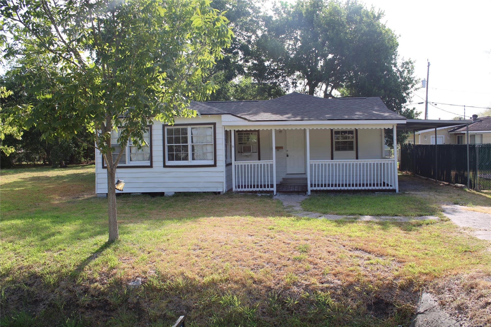 221 S 8th Street La Porte TX 77571