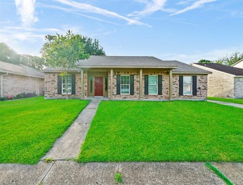 817 Willow Creek Drive La Porte TX 77571