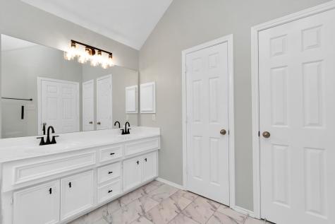 9607 Wakefield Village Drive Houston TX 77095