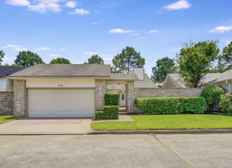 1710 Plumbwood Way Houston TX 77058