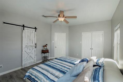 2035 Kemah Village Drive Kemah TX 77565