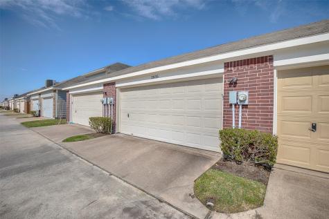 2035 Kemah Village Drive Kemah TX 77565