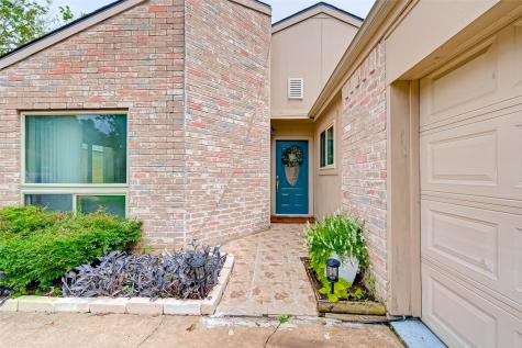 1826 Meadowlocke Lane Sugar Land TX 77478