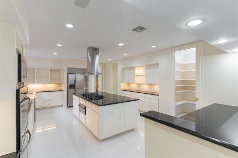 8800 Woodway Drive 10 Houston TX 77063