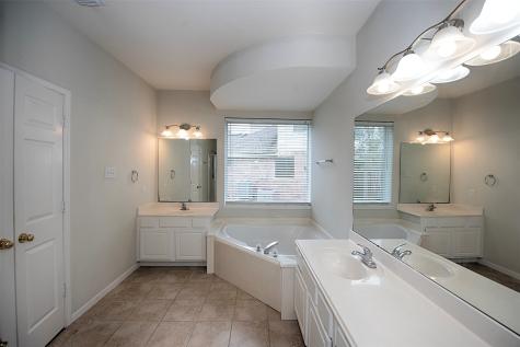 2402 Hidden Creek Drive Pearland TX 77581