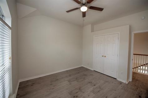 2402 Hidden Creek Drive Pearland TX 77581