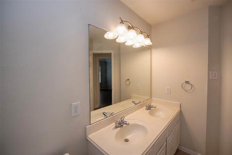 2402 Hidden Creek Drive Pearland TX 77581