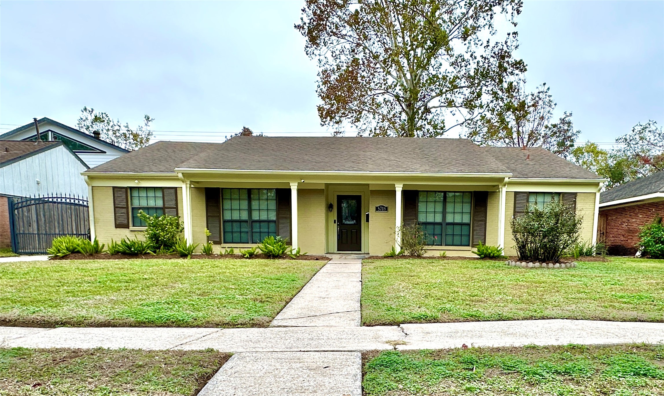 5718 Bankside Drive Houston TX 77096