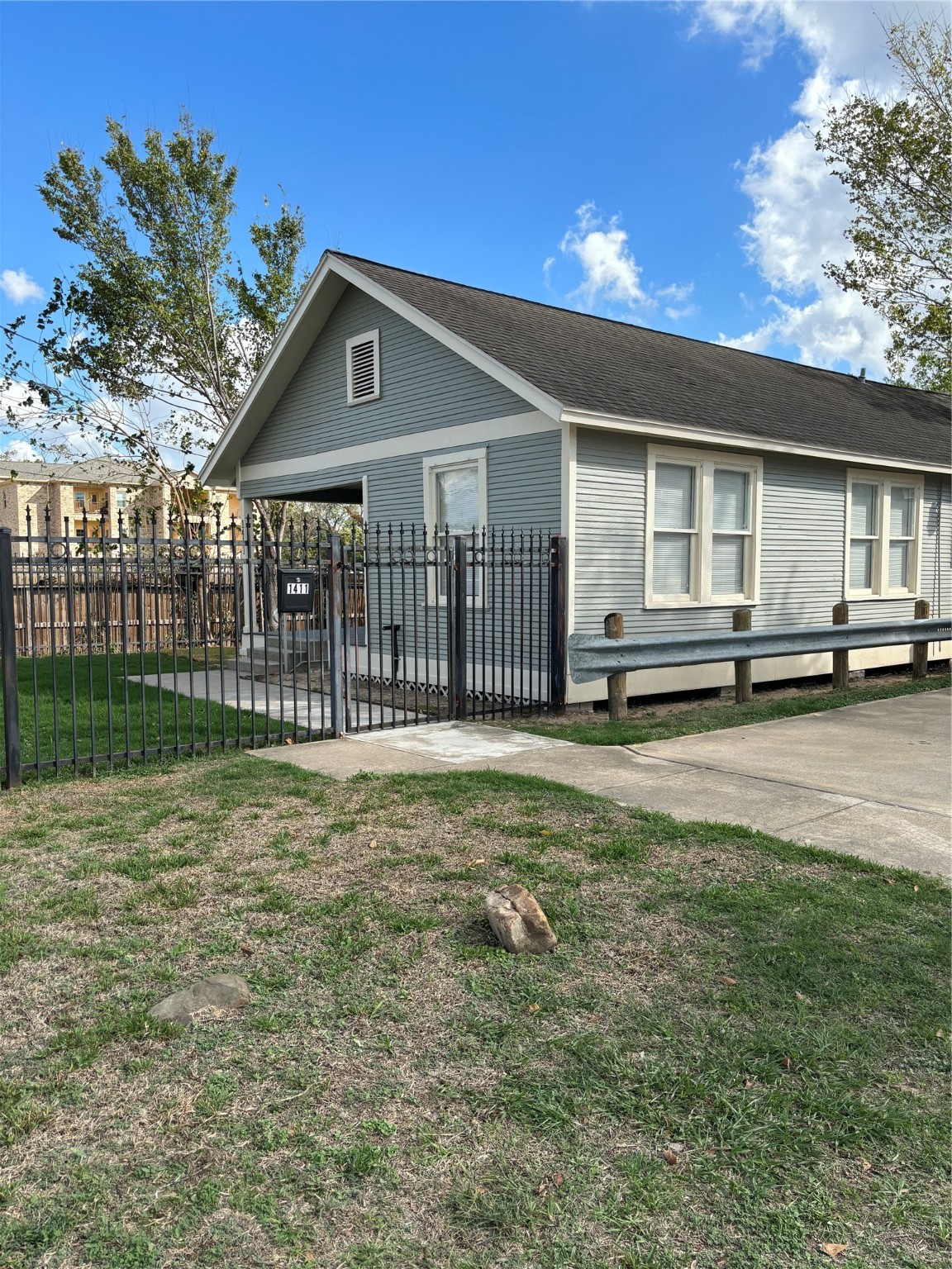 1411 W 34th Street Houston TX 77018