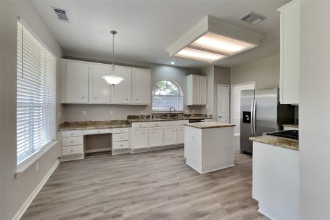 3822 Pin Oak Drive S Pearland TX 77581