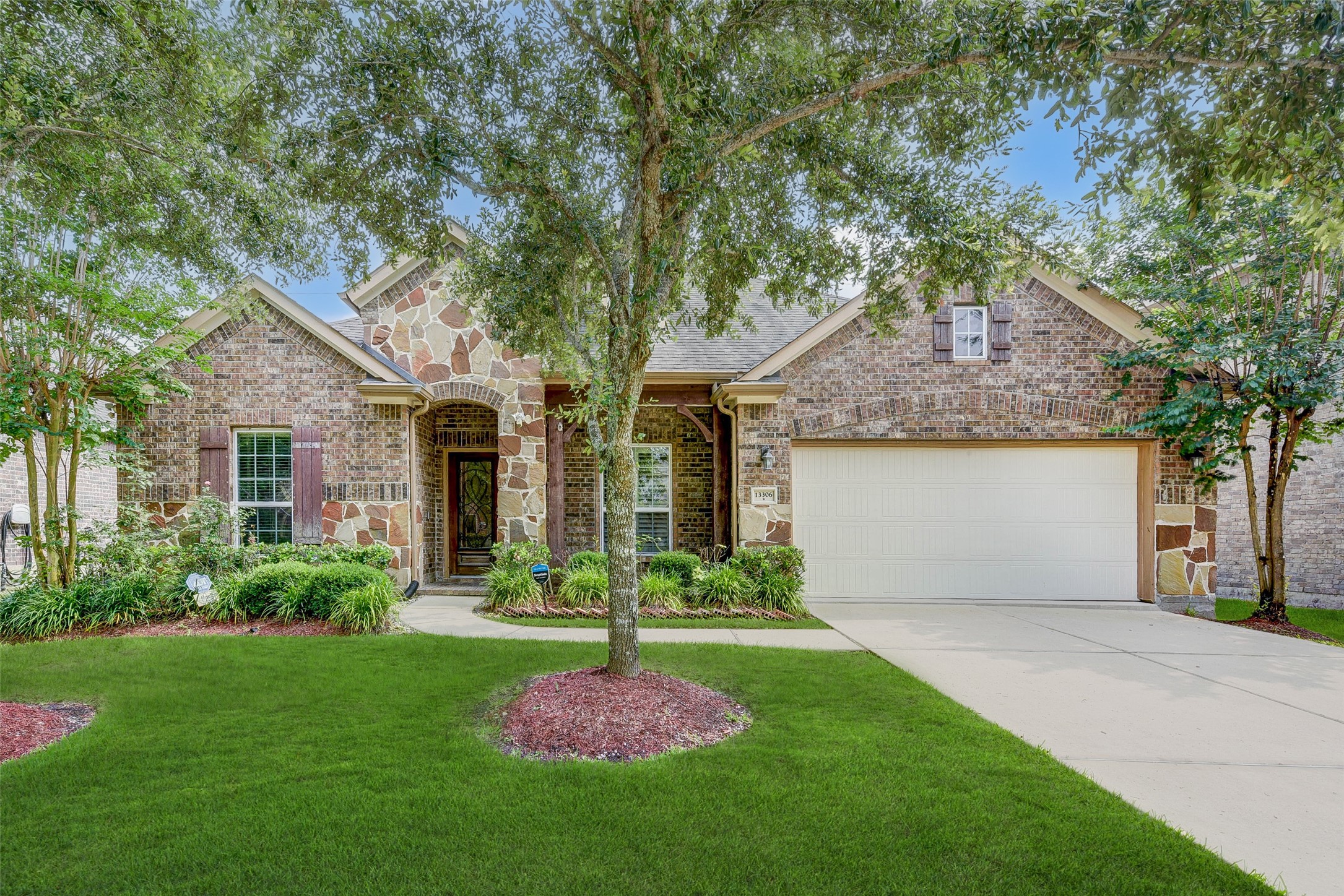 13306 Misting Falls Lane Pearland TX 77584