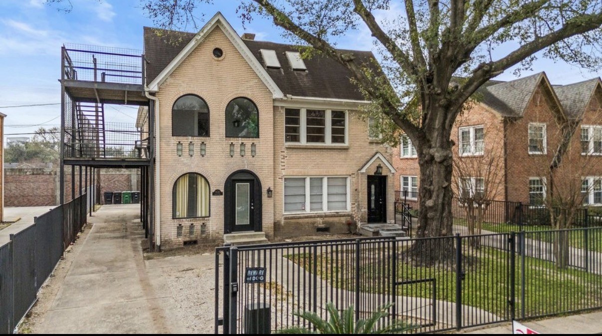 1635 Castle Court Houston TX 77006